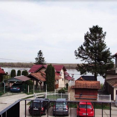Prenociste Dunav Novi Banovci Εξωτερικό φωτογραφία