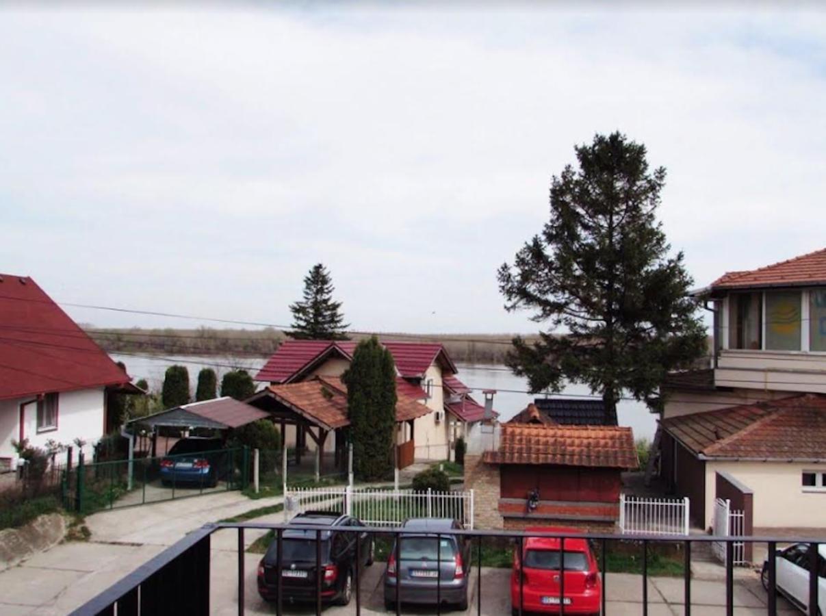 Prenociste Dunav Novi Banovci Εξωτερικό φωτογραφία